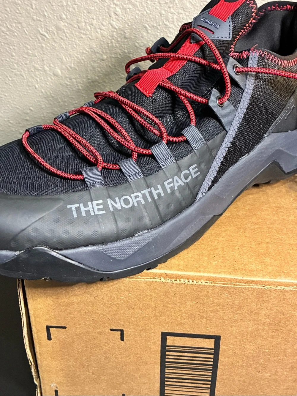 THE NORTH FACE Trail Escape Edge Hiking Shoes – Men’s Size 14 D – Black/Red